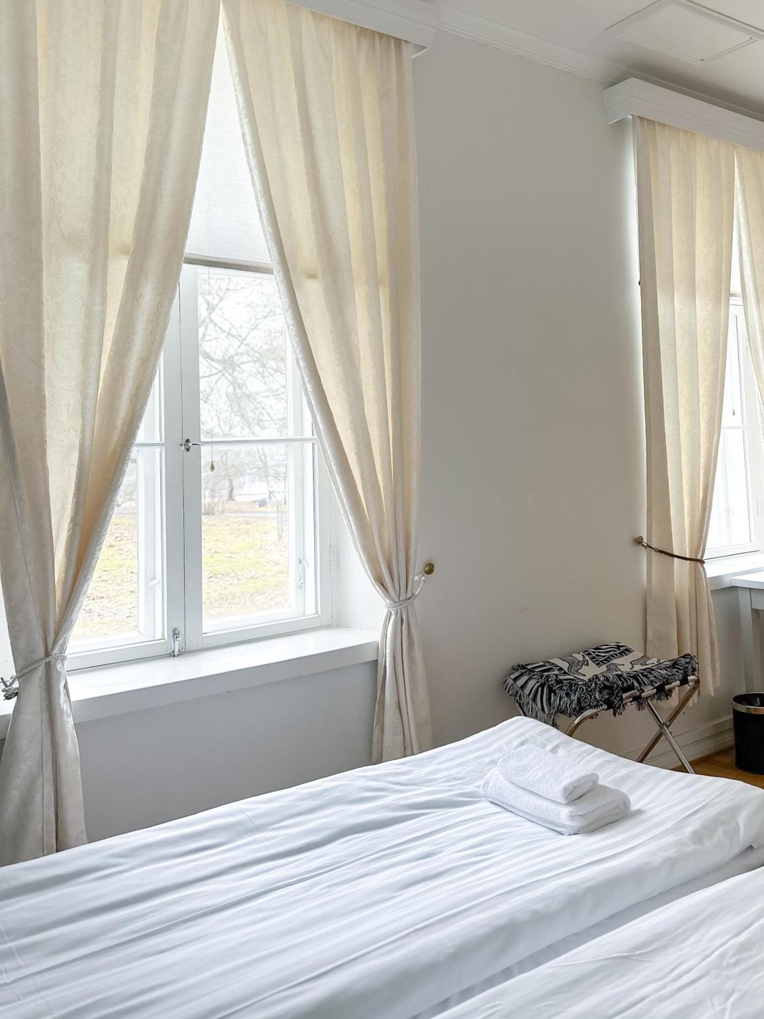Mustion Linna / Svarta Manor Zimmer foto